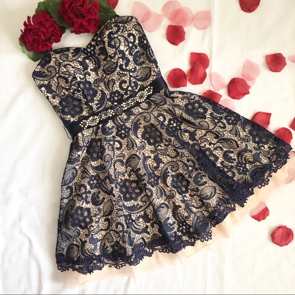 LAST CHANCE Bee Darlin - homecoming/prom/formal dress